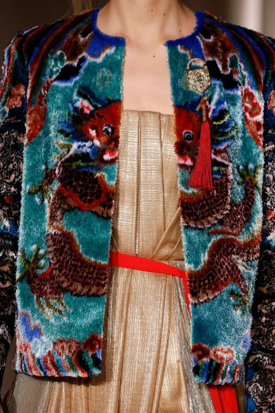 Look 94